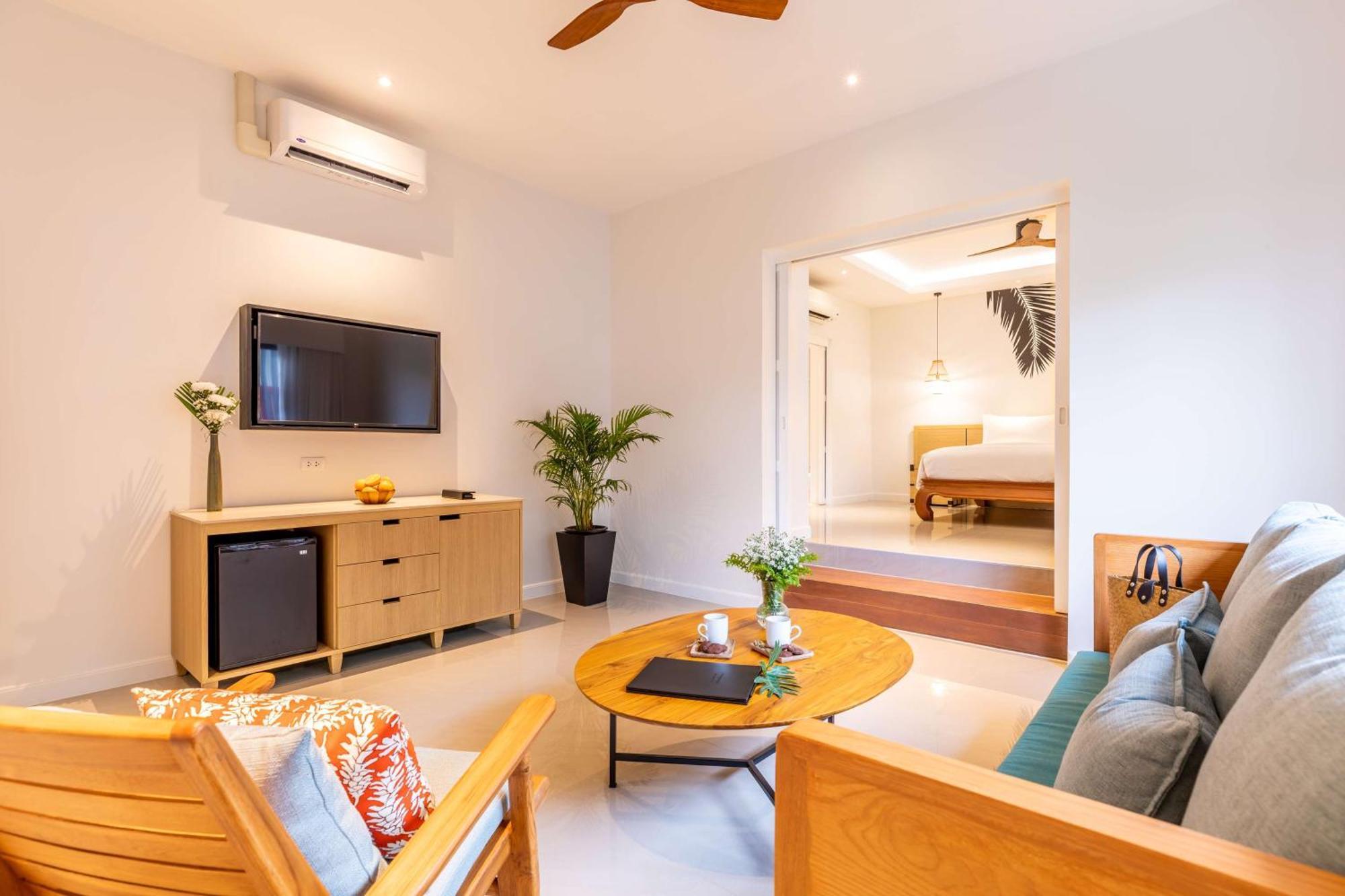 Outrigger Surin Beach Resort - Sha Extra Plus Екстер'єр фото